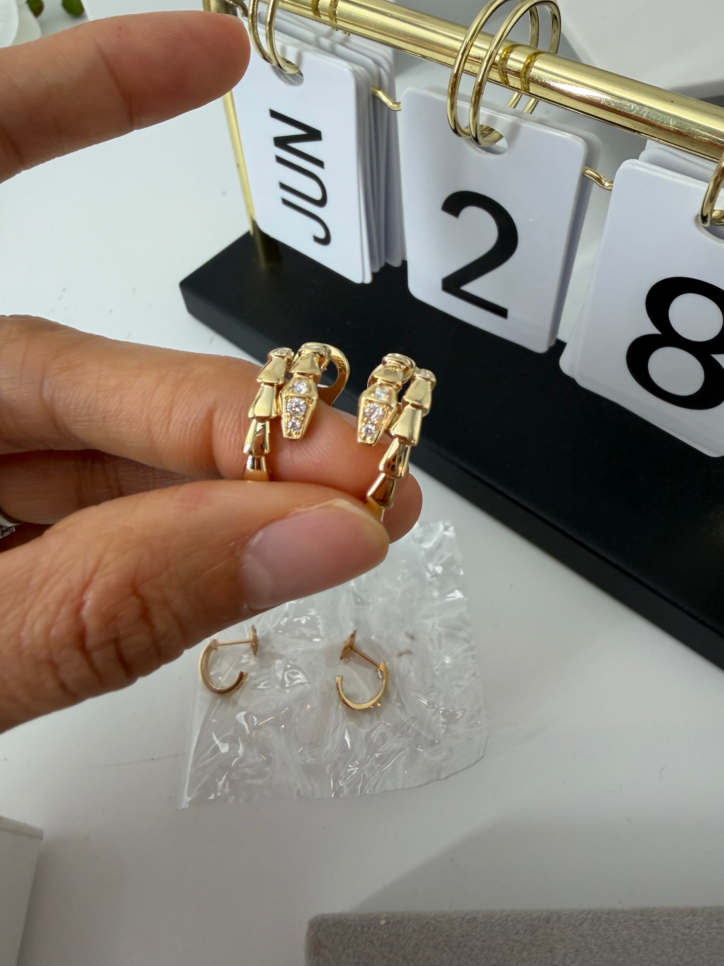 18k YG Serpent Earring- Balance