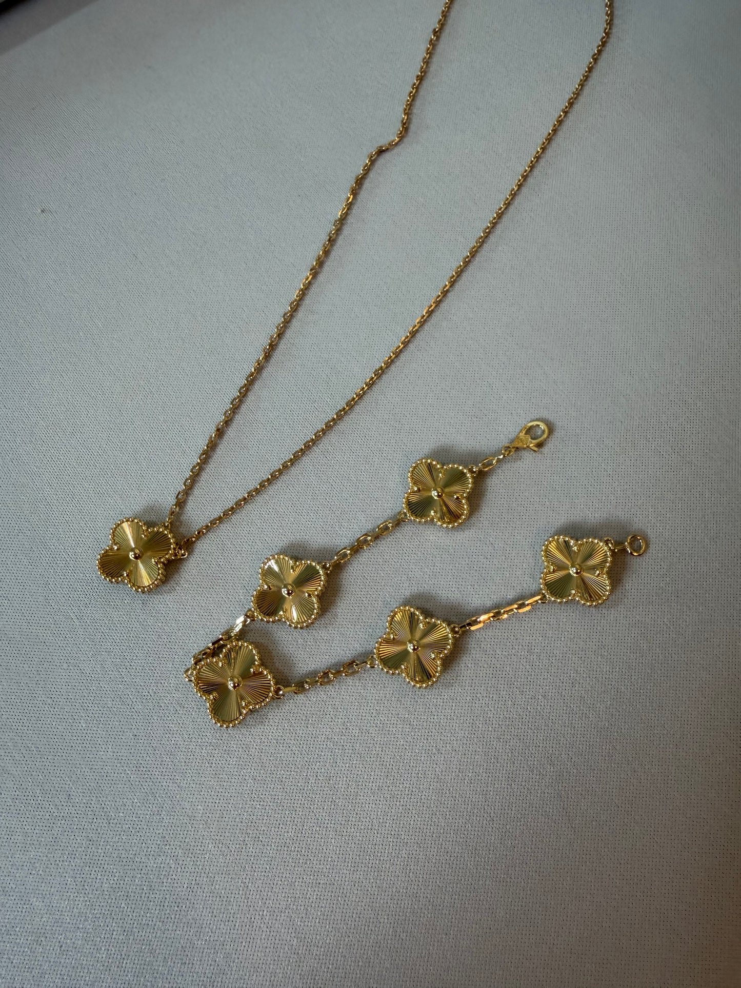 18k YG Clover set (Necklace/Bracelet) - Balance