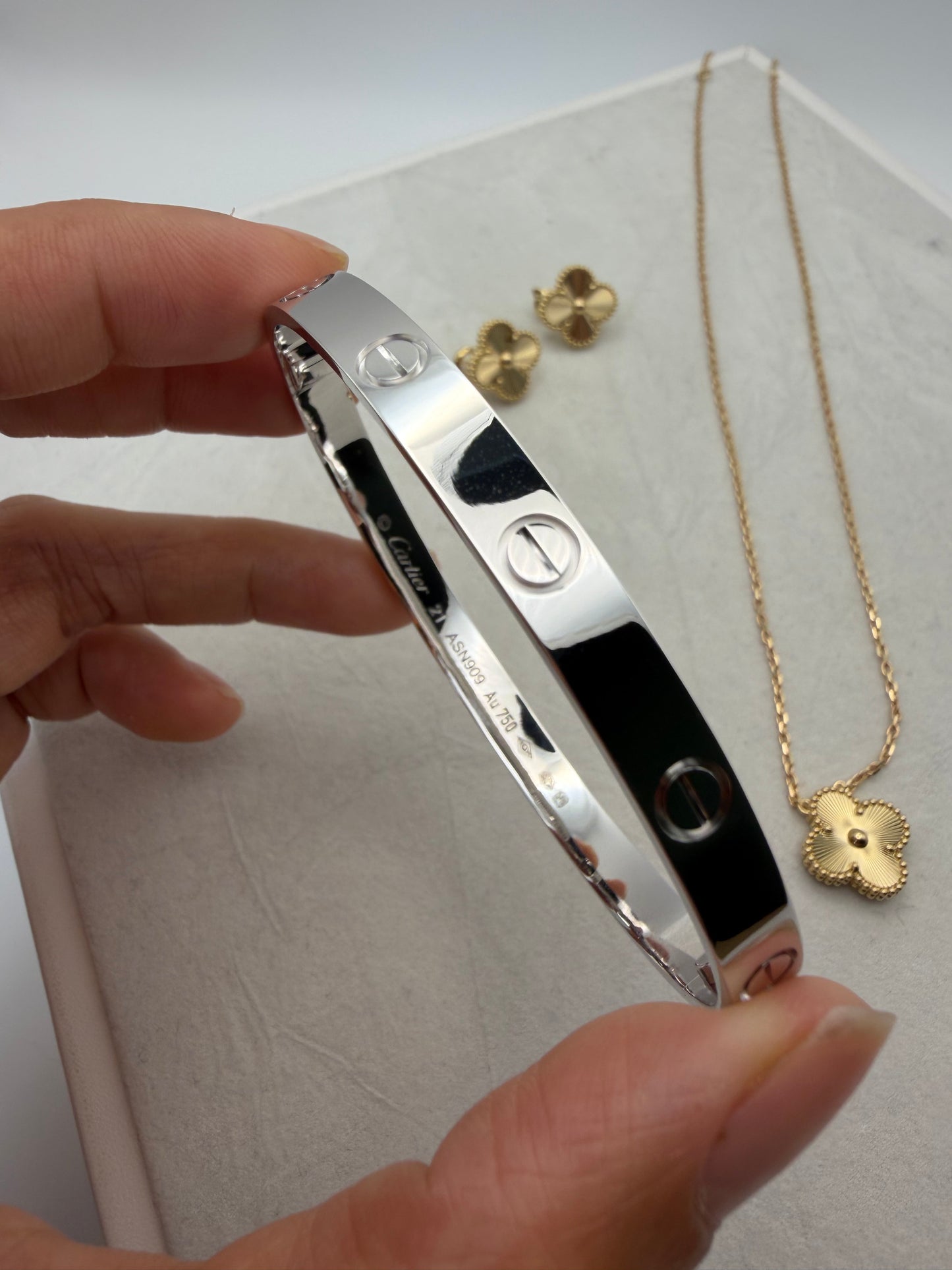 18k WG LVE bracelet - Balance