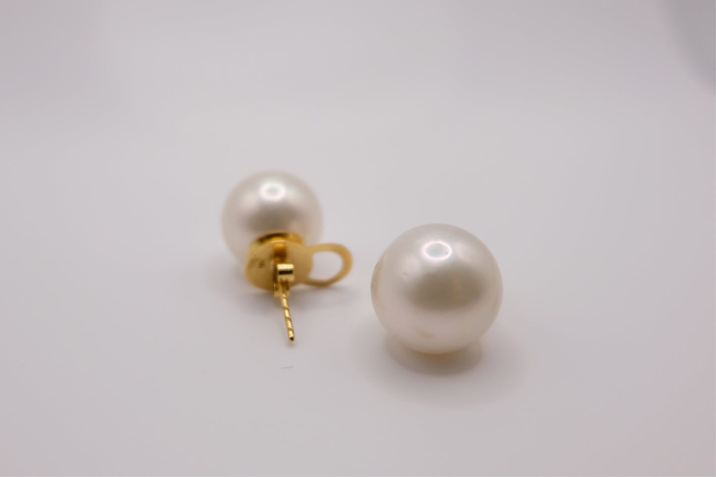 18k Solid Gold Large White South Sea Pearl Earring Stud