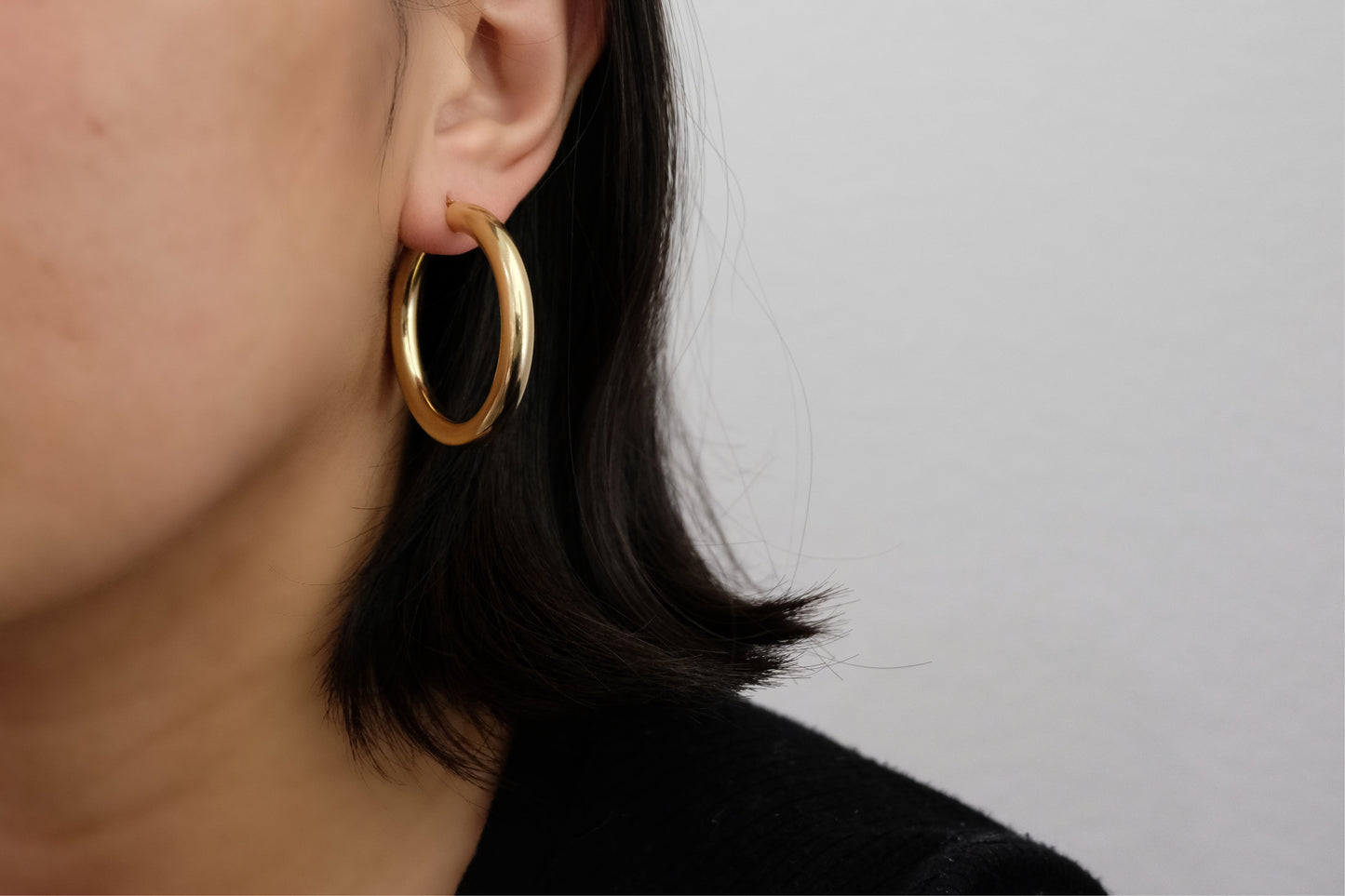 18k Solid Gold Chunky Tube Hoop Earring