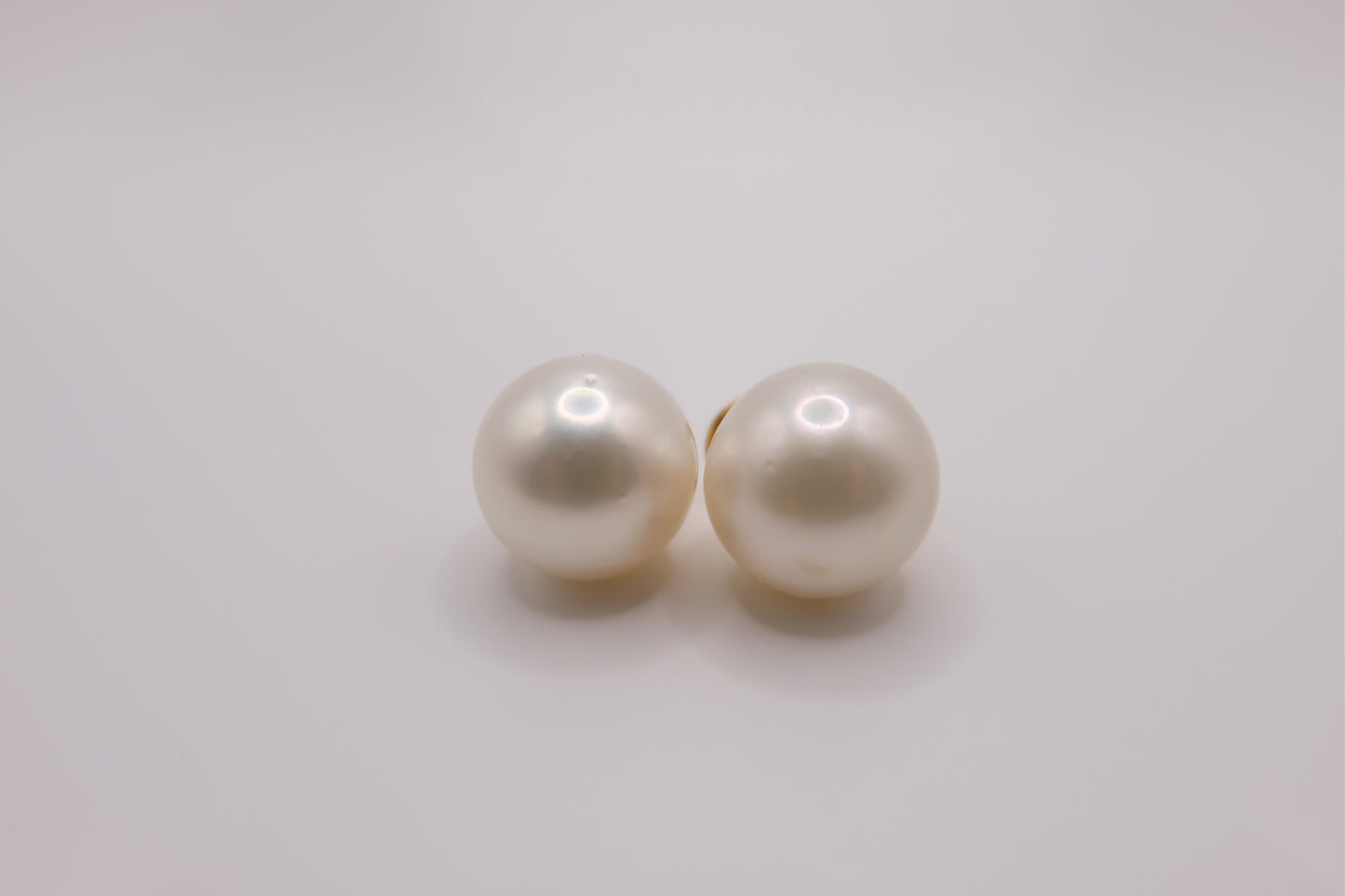 18k Solid Gold Large White South Sea Pearl Earring Stud