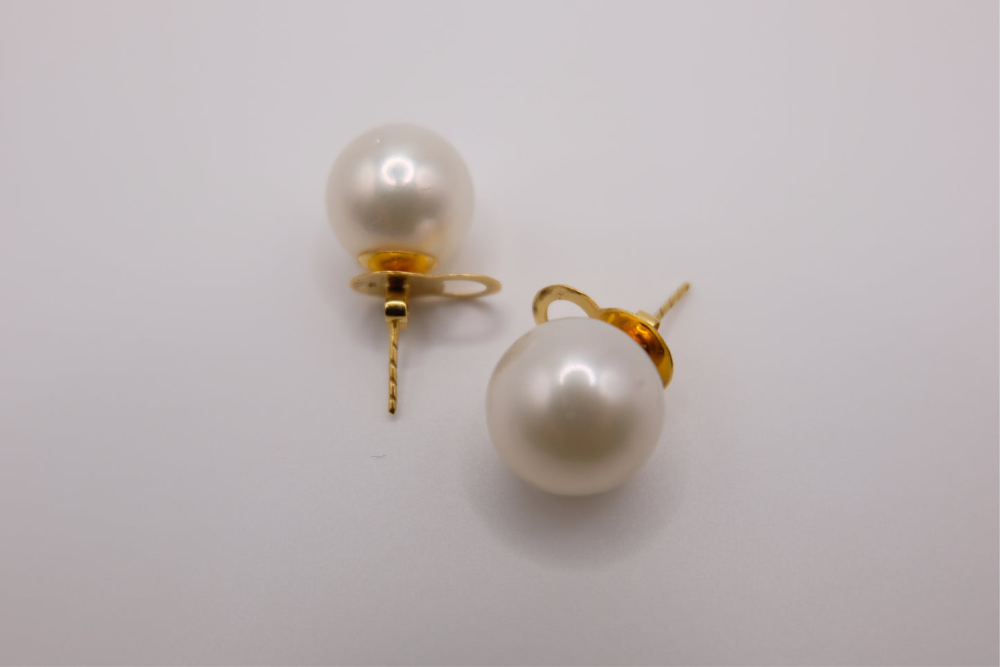 18k Solid Gold Large White South Sea Pearl Earring Stud