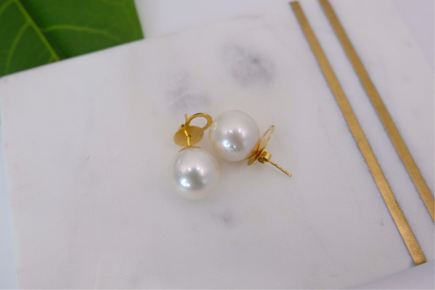 18k Solid Gold Large White South Sea Pearl Earring Stud