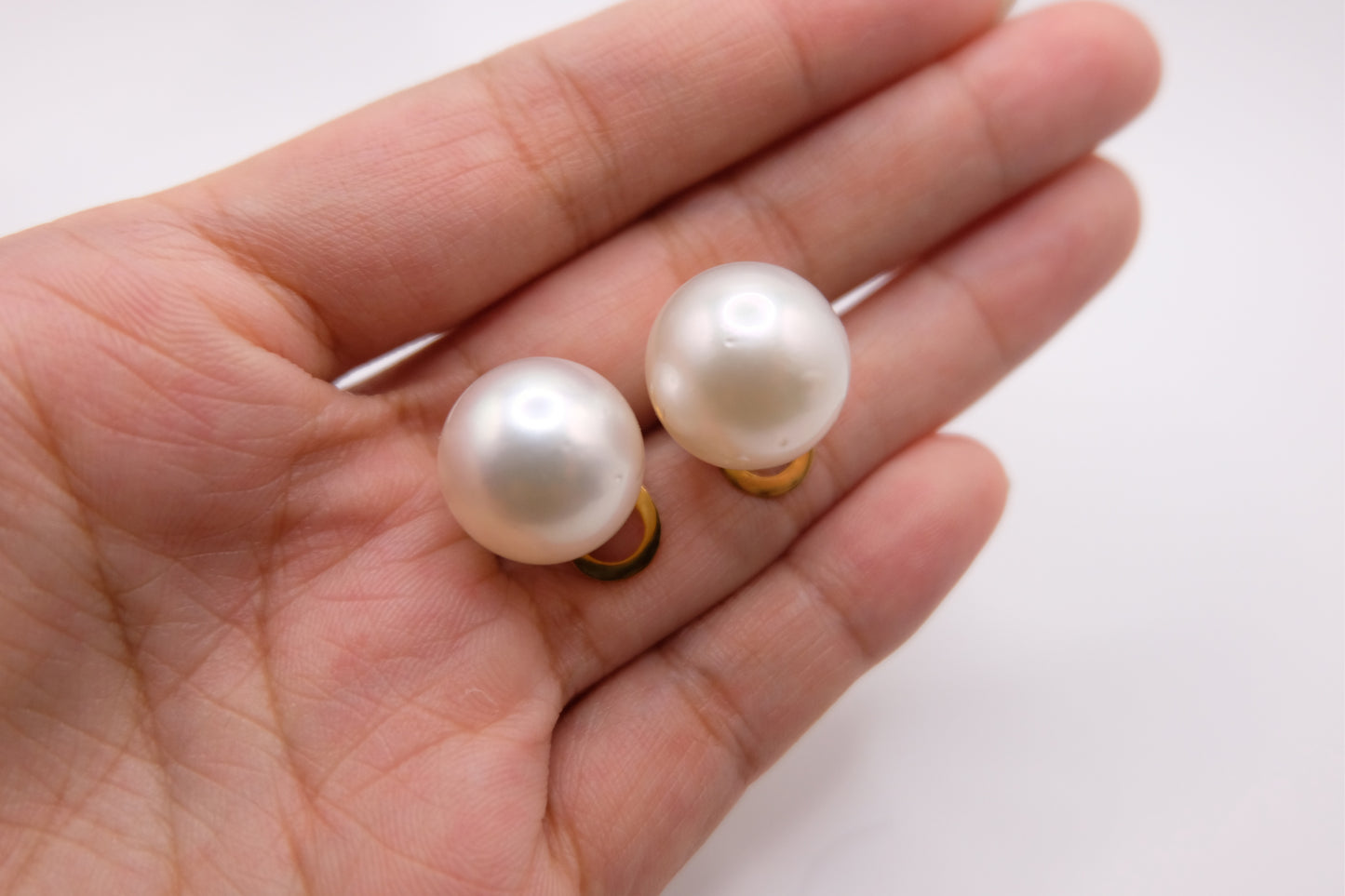 18k Solid Gold Large White South Sea Pearl Earring Stud