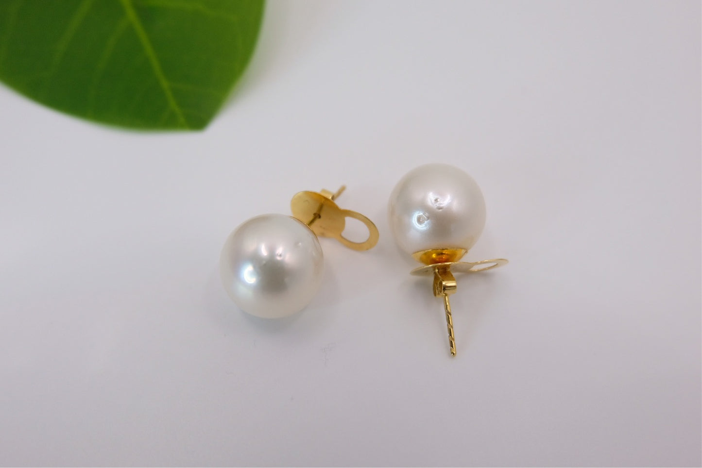 18k Solid Gold Large White South Sea Pearl Earring Stud