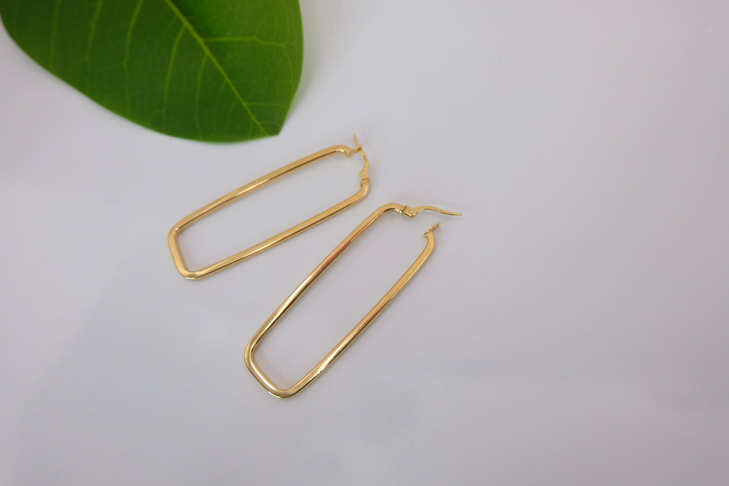 18k Rectangular Hoop Earring